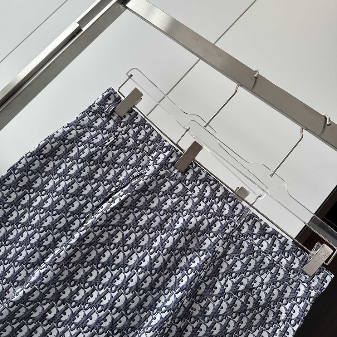 Dior Oblique Print Shorts - Summer Collection - Unisex Design 10 cmp i1744871496926 3257 0 8