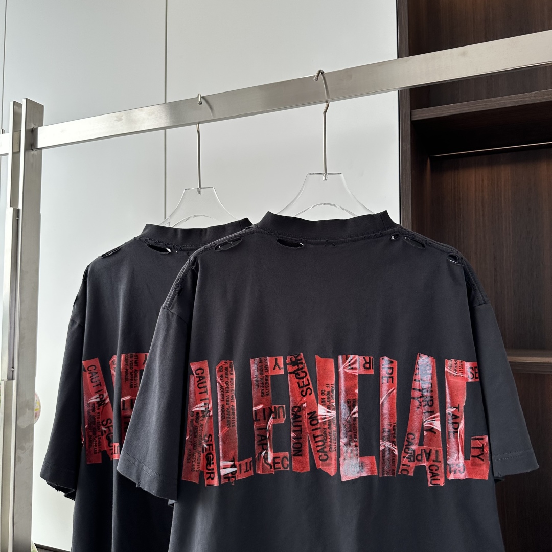 Balenciaga Distressed Logo Print Short Sleeve Tee - Unisex Style 8 cmp i1745851018701 3203 0 6