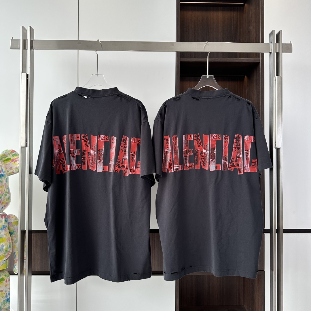 Balenciaga Distressed Logo Print Short Sleeve Tee - Unisex Style 7 cmp i1745851018739 9498 0 5