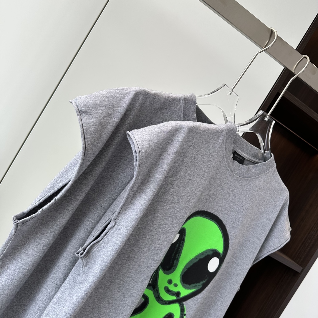 Balenciaga Alien Smile Print Short Sleeve T-Shirt - Unisex, High Quality 4 cmp i1745854444674 2076 0 2