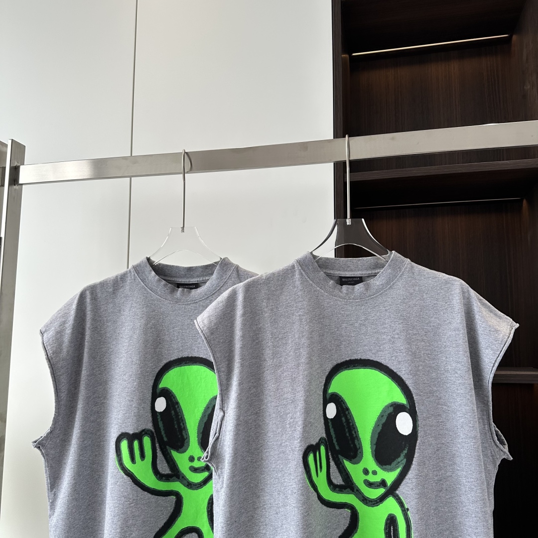 Balenciaga Alien Smile Print Short Sleeve T-Shirt - Unisex, High Quality 5 cmp i1745854445017 2589 0 3