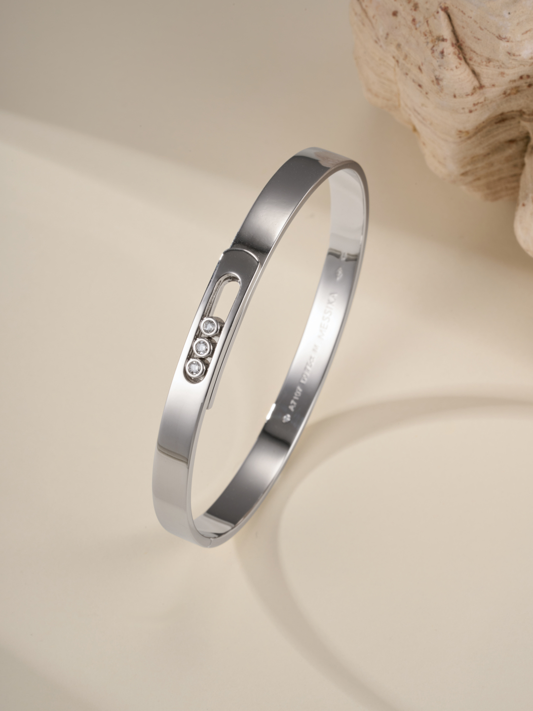 Elegant Messika Move Rumane Diamond Bracelet: Summer Glamour for Women. - 图片 3