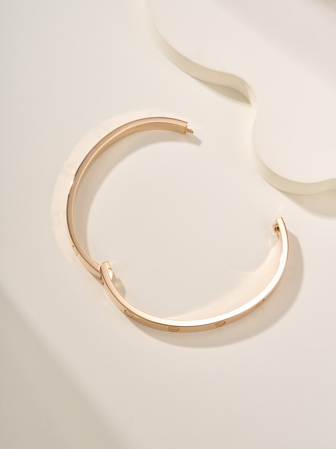 Cartier Love Bracelet, 2025 Mid-Size 4.8mm, Single Opening, No Diamonds 10 cmp i1747899089536 9760 0 6