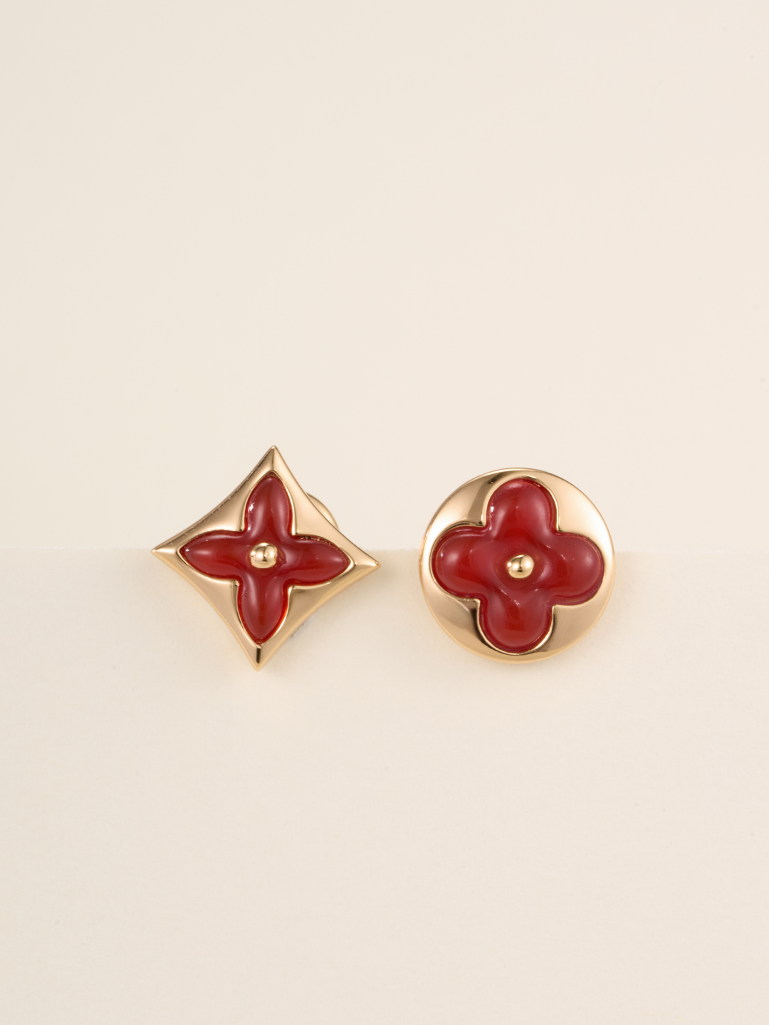 Louis Vuitton Monogram Mother-of-Pearl Earrings, Gold-Tone Finish 6 cmp i1747901474950 4939 0 4