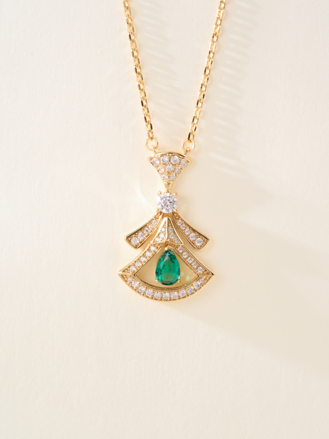 Bottega Veneta Divas' Dream Necklace with Waterdrop Gemstones 3 cmp i1747904634110 9544 0 4