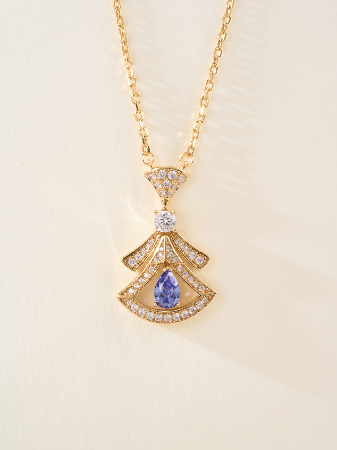 Bottega Veneta Divas' Dream Necklace with Waterdrop Gemstones 6 cmp i1747904638971 3718 0 3