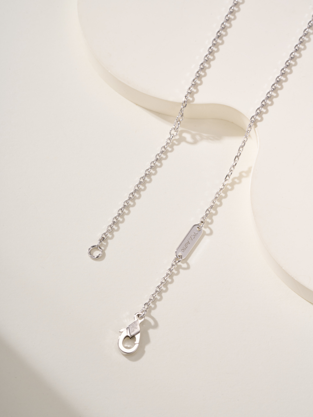 Van Cleef & Arpels Alhambra Pendant Necklace, Purple Agate, White Gold 10 cmp i1747935282794 9725 0 8