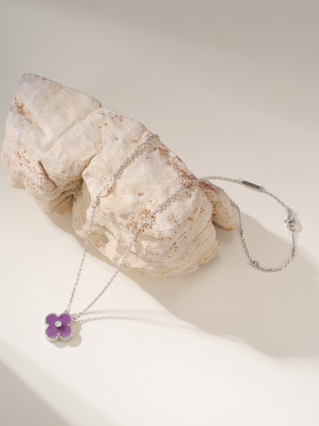 Van Cleef & Arpels Alhambra Pendant Necklace, Purple Agate, White Gold 5 cmp i1747935282841 783 0 7