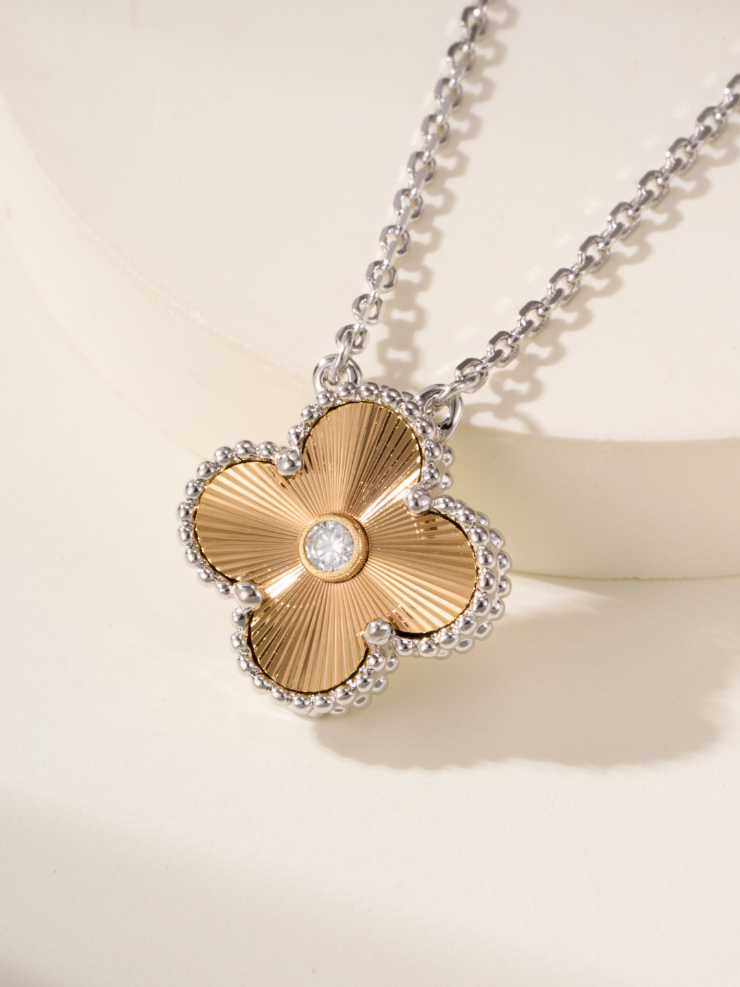 Elegant Gold Clover Pendant Necklace with Rhinestone, Adjustable 38-42cm 2 cmp i1747936146747 7845 0 1
