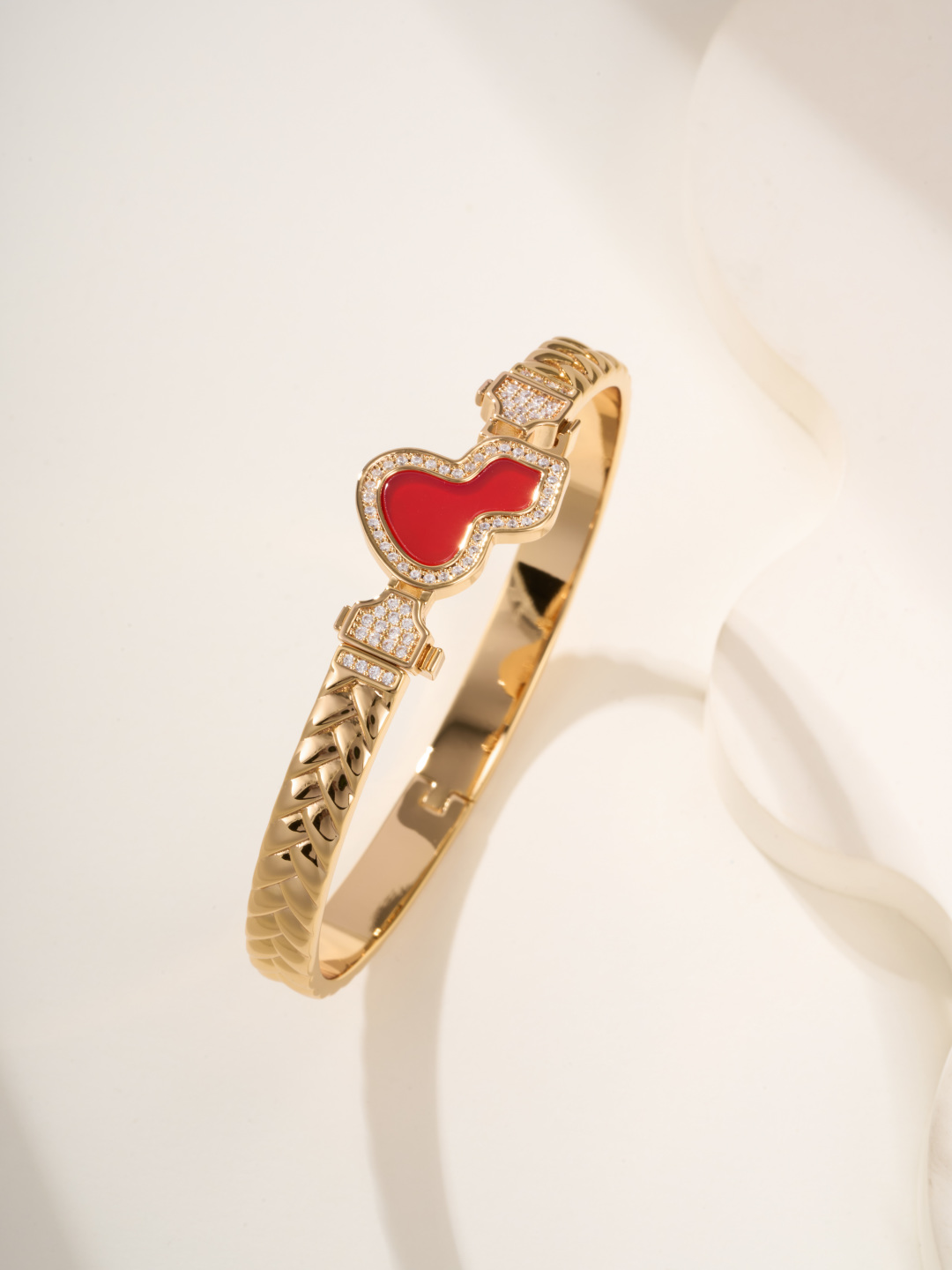 QEelin Wulu Bracelet, Gold Bangle with Diamond Accents - Size 17 2 cmp i1747937483811 2716 0 1