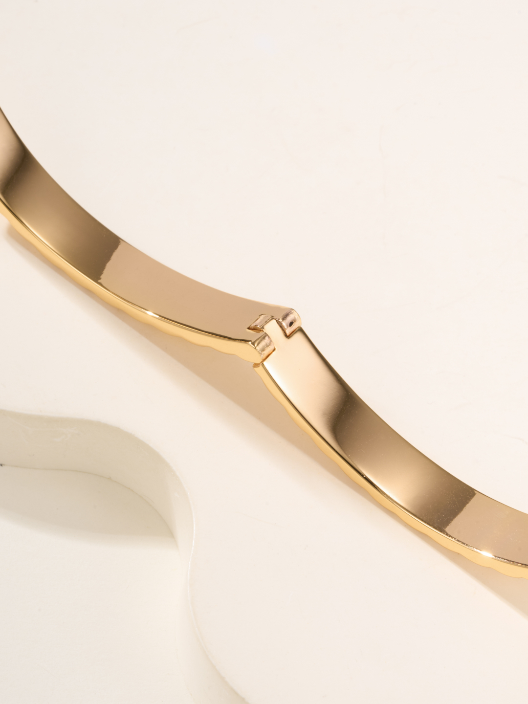 QEelin Wulu Bracelet, Gold Bangle with Diamond Accents - Size 17 10 cmp i1747937483812 2099 0 10