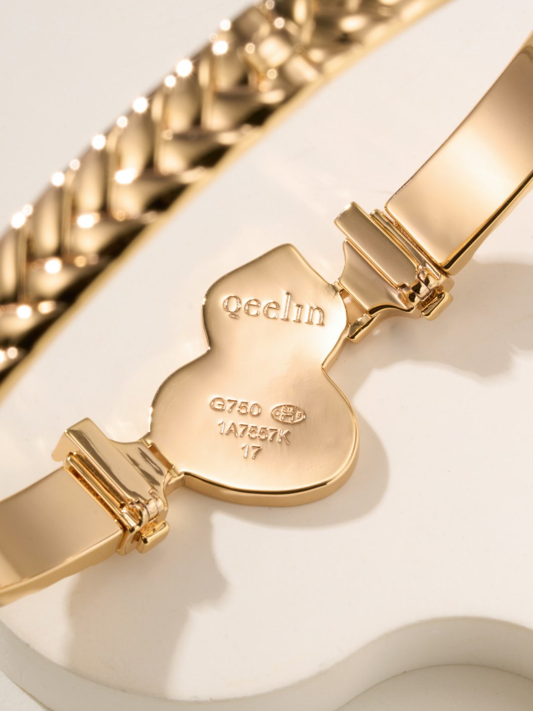 QEelin Wulu Bracelet, Gold Bangle with Diamond Accents - Size 17 12 cmp i1747937483812 8264 0 4