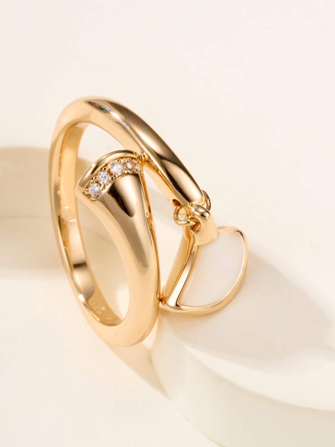 
Divas' Dream 系列玫瑰金💍戒指（尺寸678号）
我们叫它“裙摆戒指”簡直好看瘋了❣️非常顯