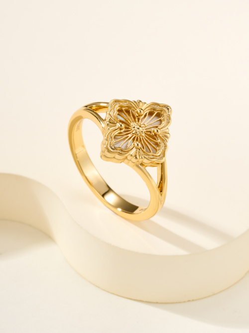 Buccellati Opera Tulle Small Ring with White Mother-of-Pearl in 18K Gold 1 Buccellati Opera Tulle Small Ring with White Mother-of-Pearl in 18K Gold