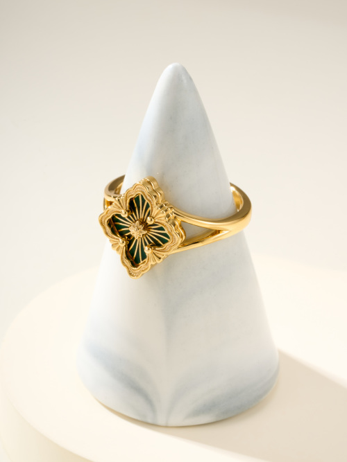Buccellati Opera Tulle Green Enamel Small Ring, Size 5/6/7/8 1 Buccellati Opera Tulle Green Enamel Small Ring, Size 5/6/7/8