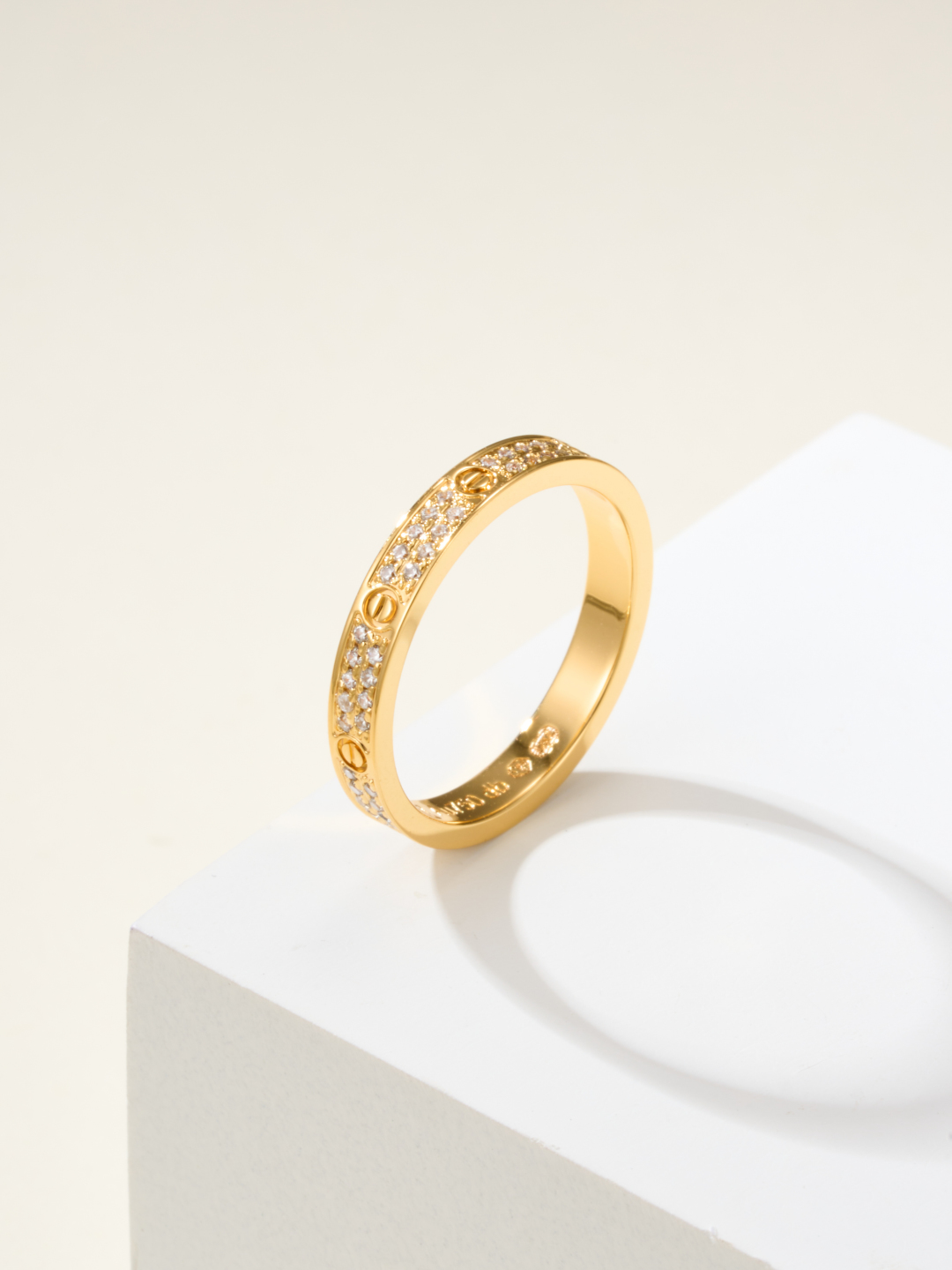 批发价（手工镶钻）
奢品推荐 超窄love满天星对戒💍（尺寸5678美号）
✨现在的情侣十有八九都会选择