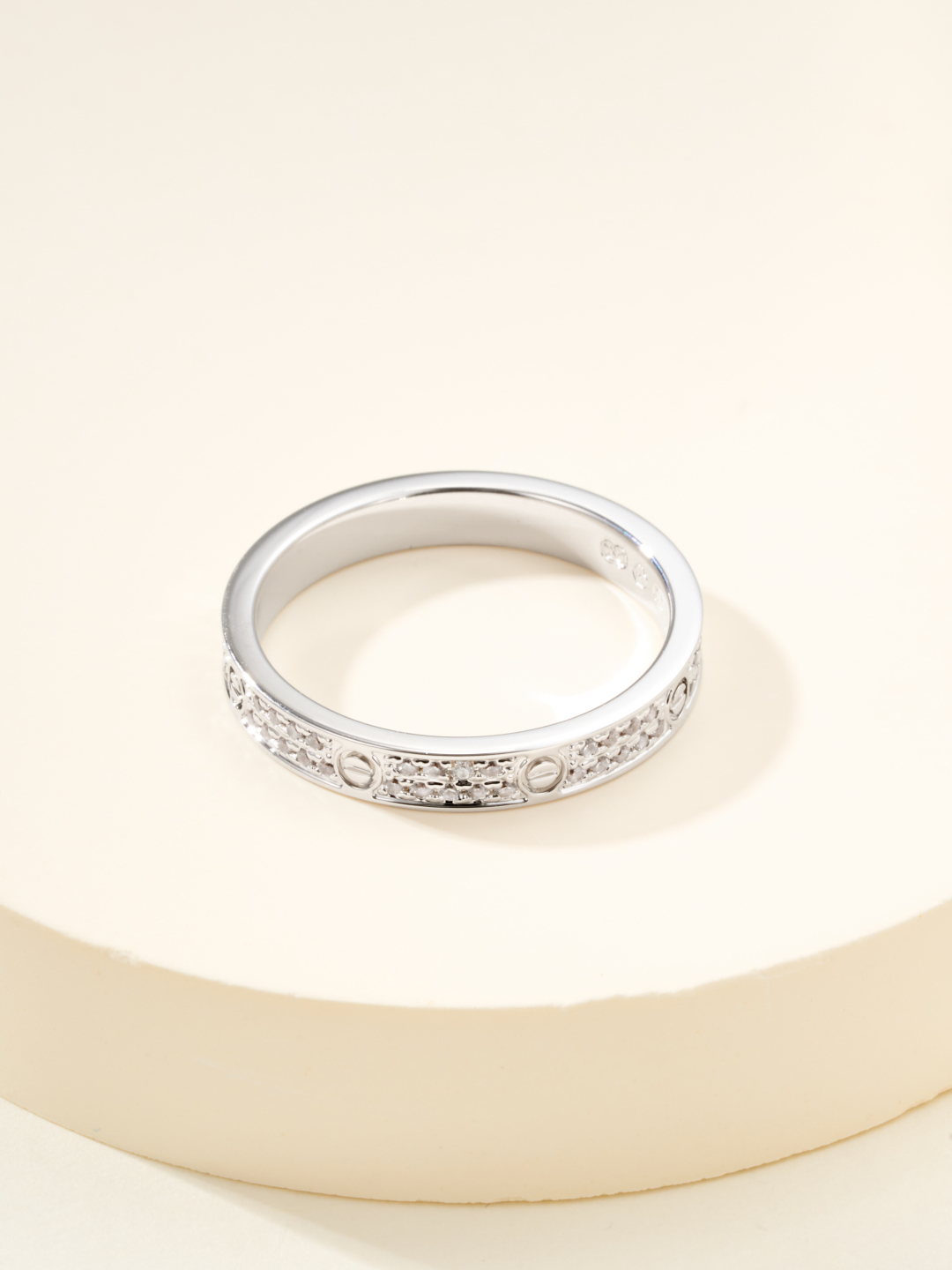批发价（手工镶钻）
奢品推荐 超窄love满天星对戒💍（尺寸5678美号）
✨现在的情侣十有八九都会选择