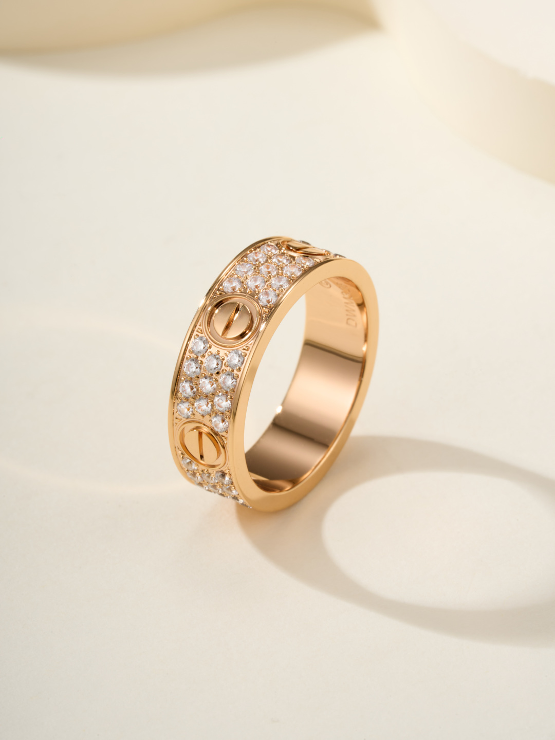 批发价
奢品推荐 love 宽版满天星对戒💍（尺寸56789美号）
✨现在的情侣十有八九都会选择love