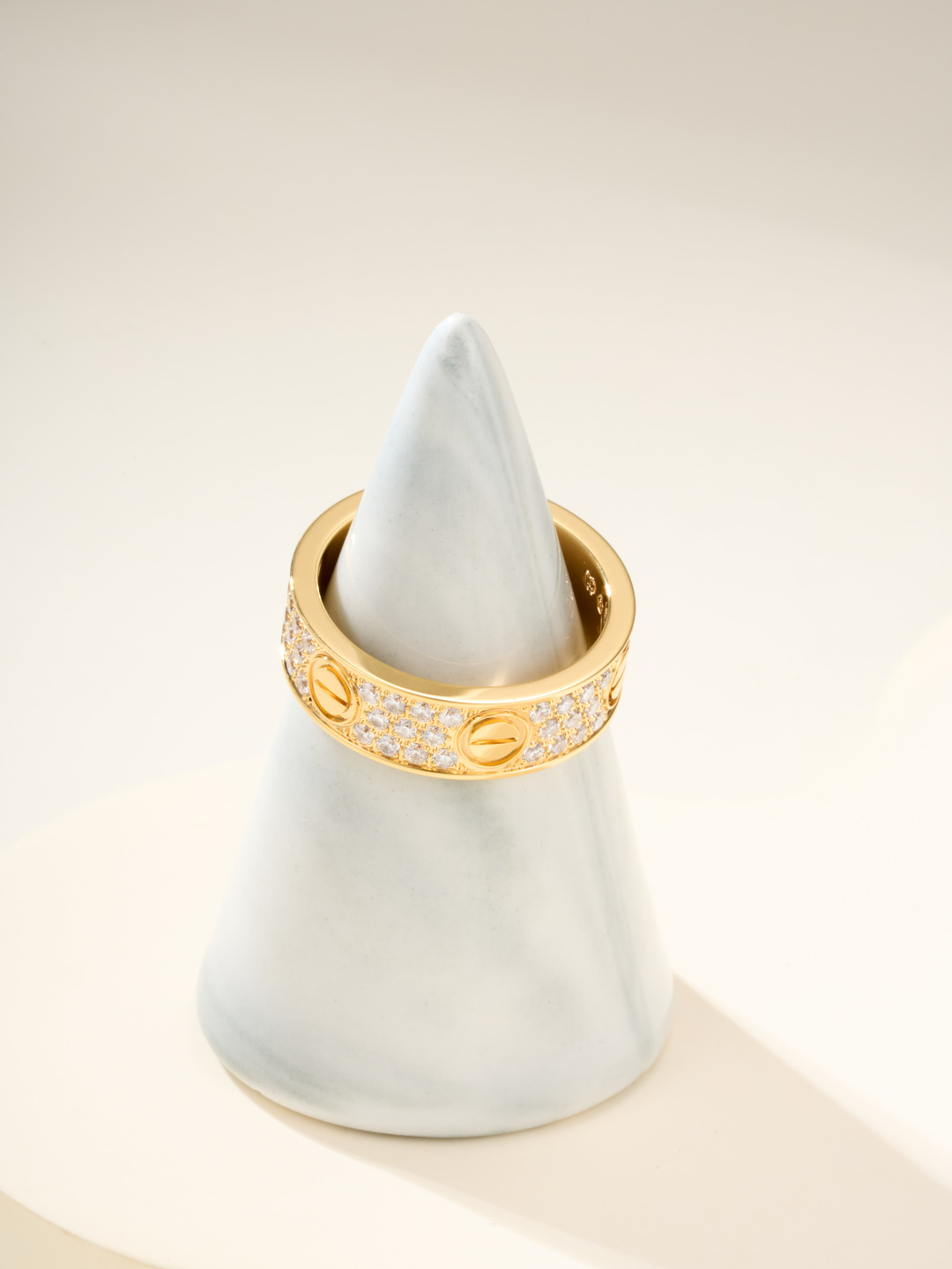 批发价
奢品推荐 love 宽版满天星对戒💍（尺寸56789美号）
✨现在的情侣十有八九都会选择love
