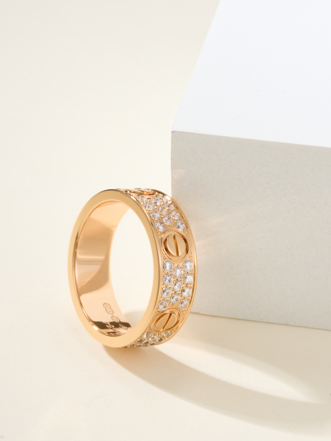 批发价
奢品推荐 love 宽版满天星对戒💍（尺寸56789美号）
✨现在的情侣十有八九都会选择love