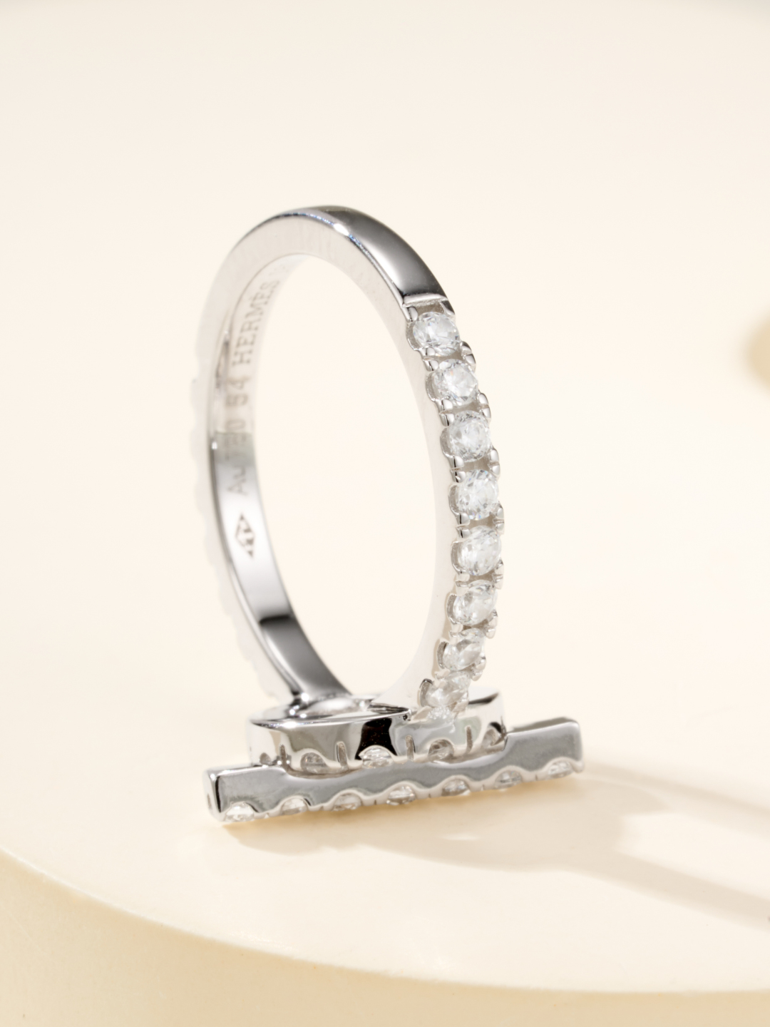 批发价
finesse小Q戒指💍诠释极致魅力，戒指尺寸5678号
当精湛工艺邂逅创新设计，Q 戒指应运