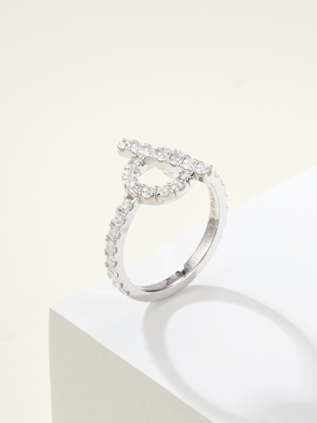 批发价
finesse小Q戒指💍诠释极致魅力，戒指尺寸5678号
当精湛工艺邂逅创新设计，Q 戒指应运