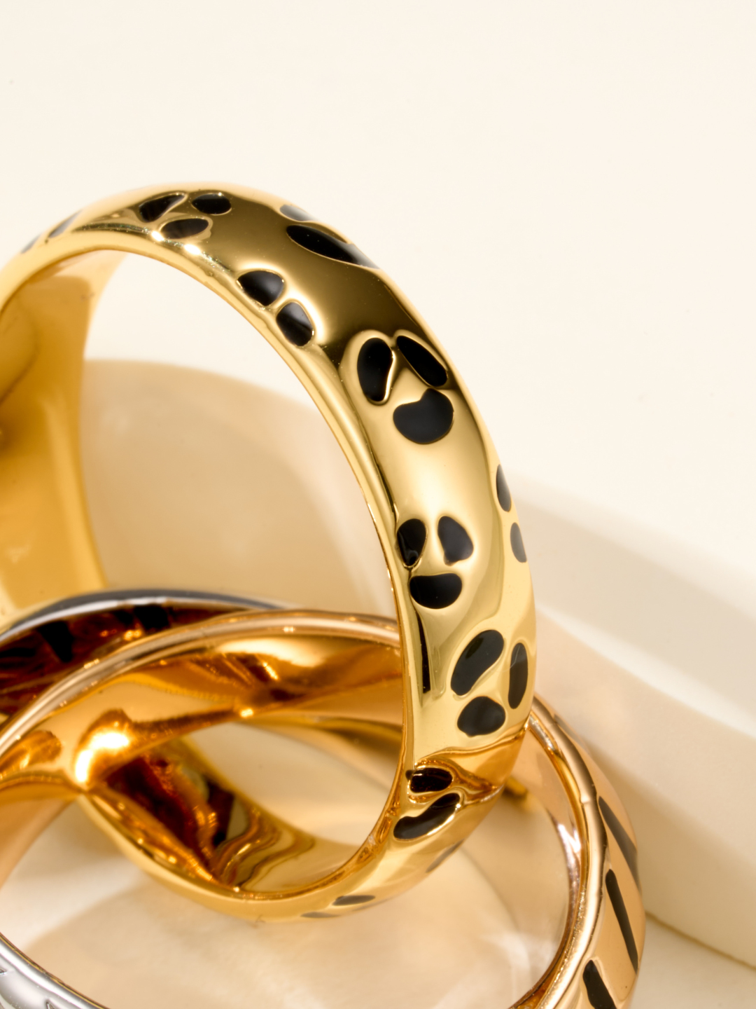 Cartier Trinity Ring, Gold, Platinum, and Rose Gold, Leopard Print 7 cmp i1754463132323 3283 0 4