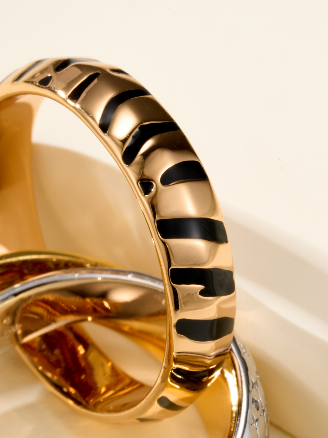 Cartier Trinity Ring, Gold, Platinum, and Rose Gold, Leopard Print 8 cmp i1754463132336 2469 0 5
