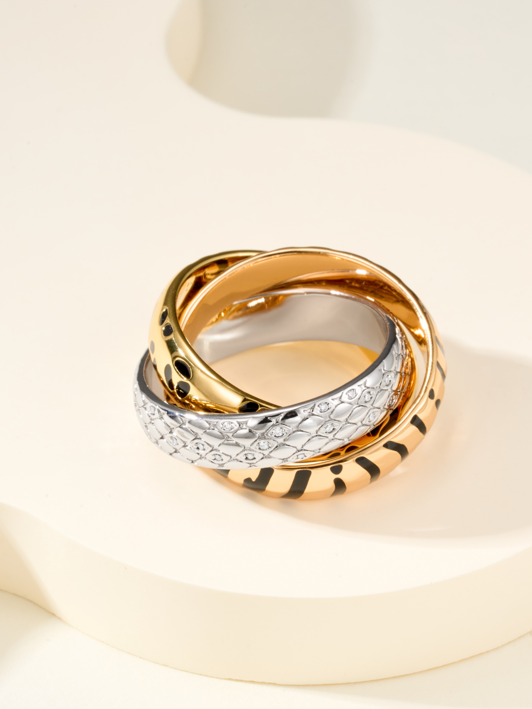 Cartier Trinity Ring, Gold, Platinum, and Rose Gold, Leopard Print 5 cmp i1754463132444 4798 0 0