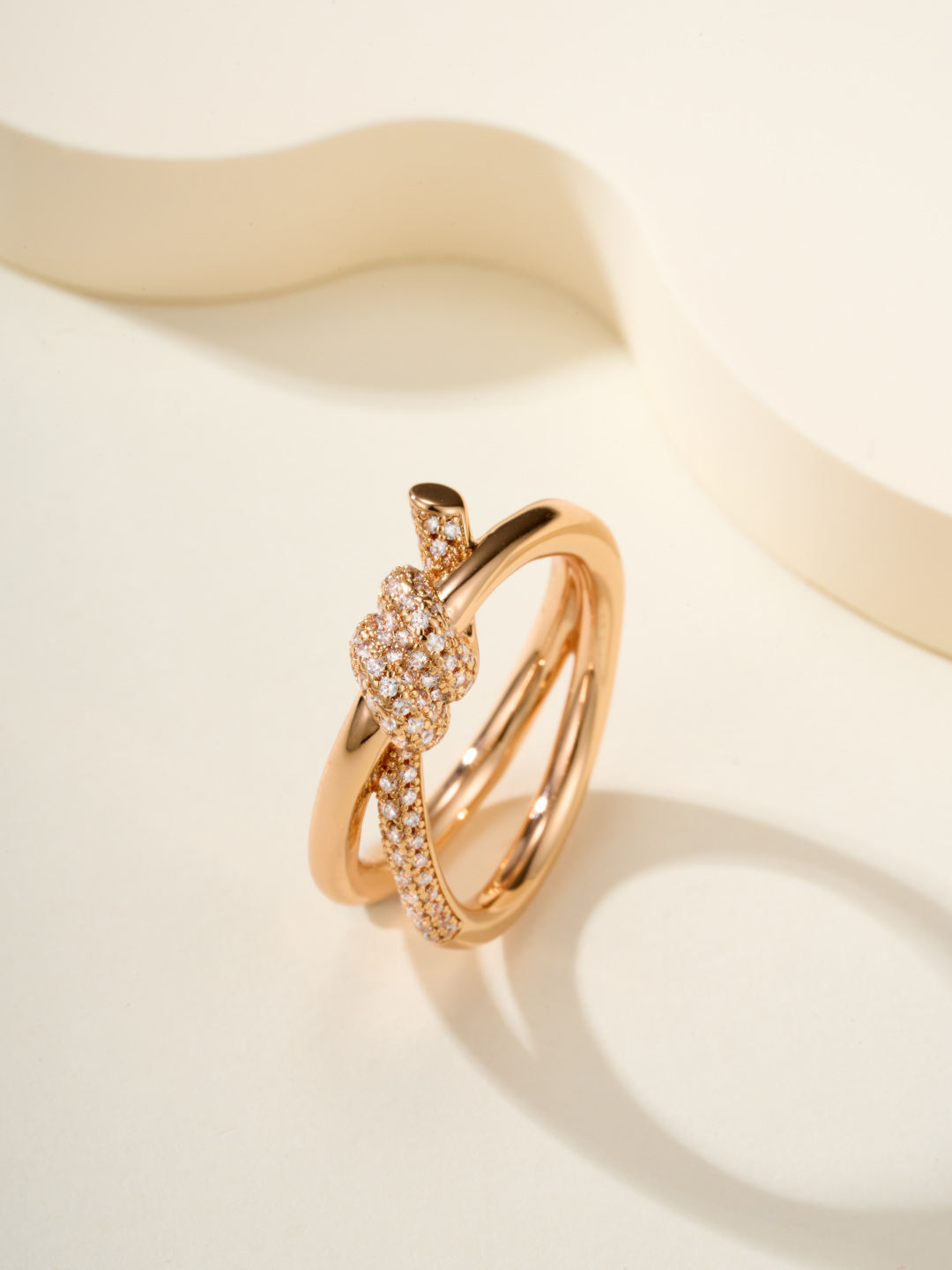 批发价
T knot双行戒指💍，尺寸56789号
2022年Ｔ家新作  Knot戒指|||💥万众期待 
