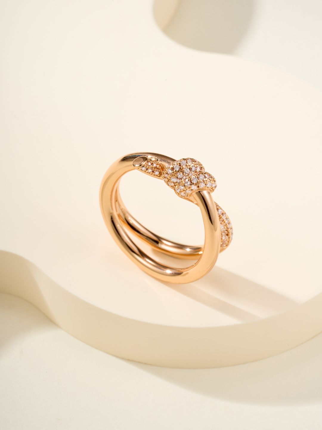 批发价
T knot双行戒指💍，尺寸56789号
2022年Ｔ家新作  Knot戒指|||💥万众期待 
