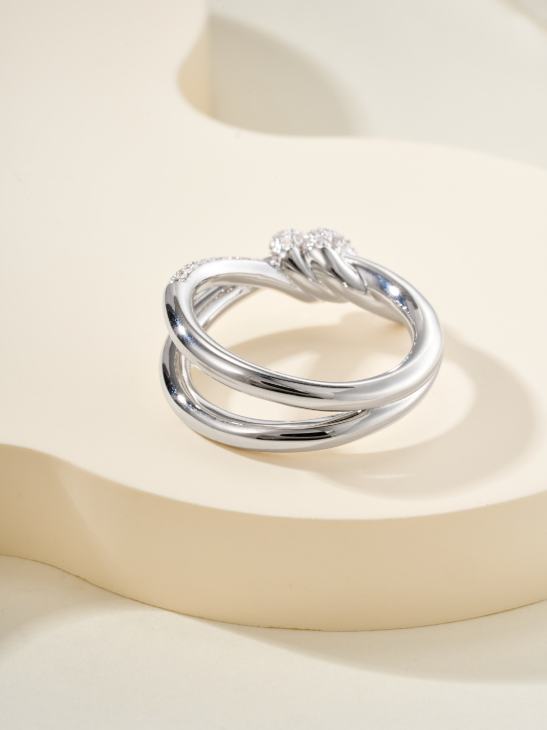 批发价
T knot双行戒指💍，尺寸56789号
2022年Ｔ家新作  Knot戒指|||💥万众期待 
