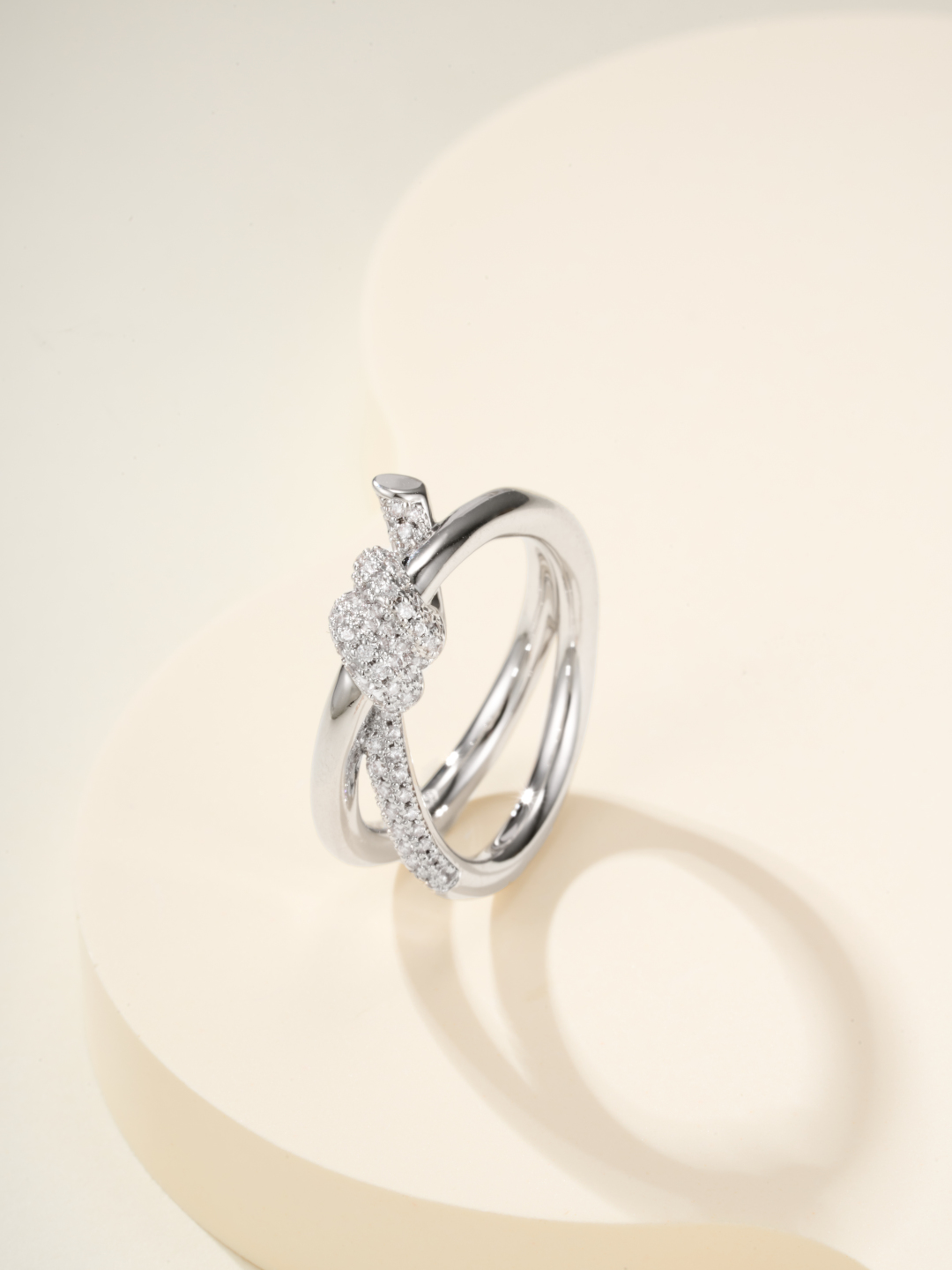 批发价
T knot双行戒指💍，尺寸56789号
2022年Ｔ家新作  Knot戒指|||💥万众期待 
