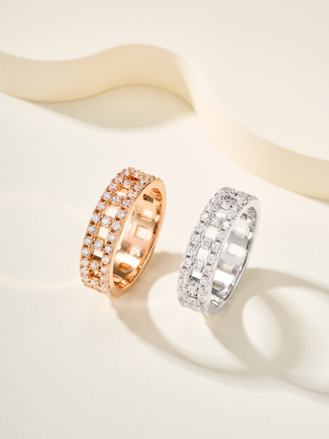 Bague Tiffany & Co. T True Large avec Diamants, Or Blanc et Or Rose