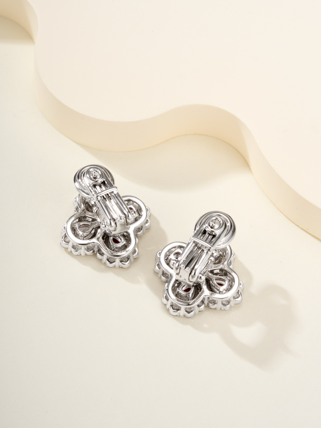 Harry Winston Loop Earrings, Floral Design with Red and White Gemstones 10 cmp i1755765743447 5716 0 5
