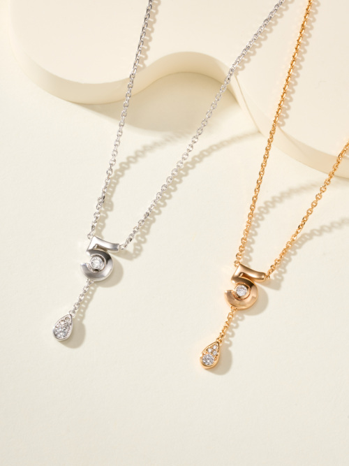 Chanel N°5 Fine Jewelry Diamond Necklace - A Century of Elegance 1 Chanel N°5 Fine Jewelry Diamond Necklace - A Century of Elegance