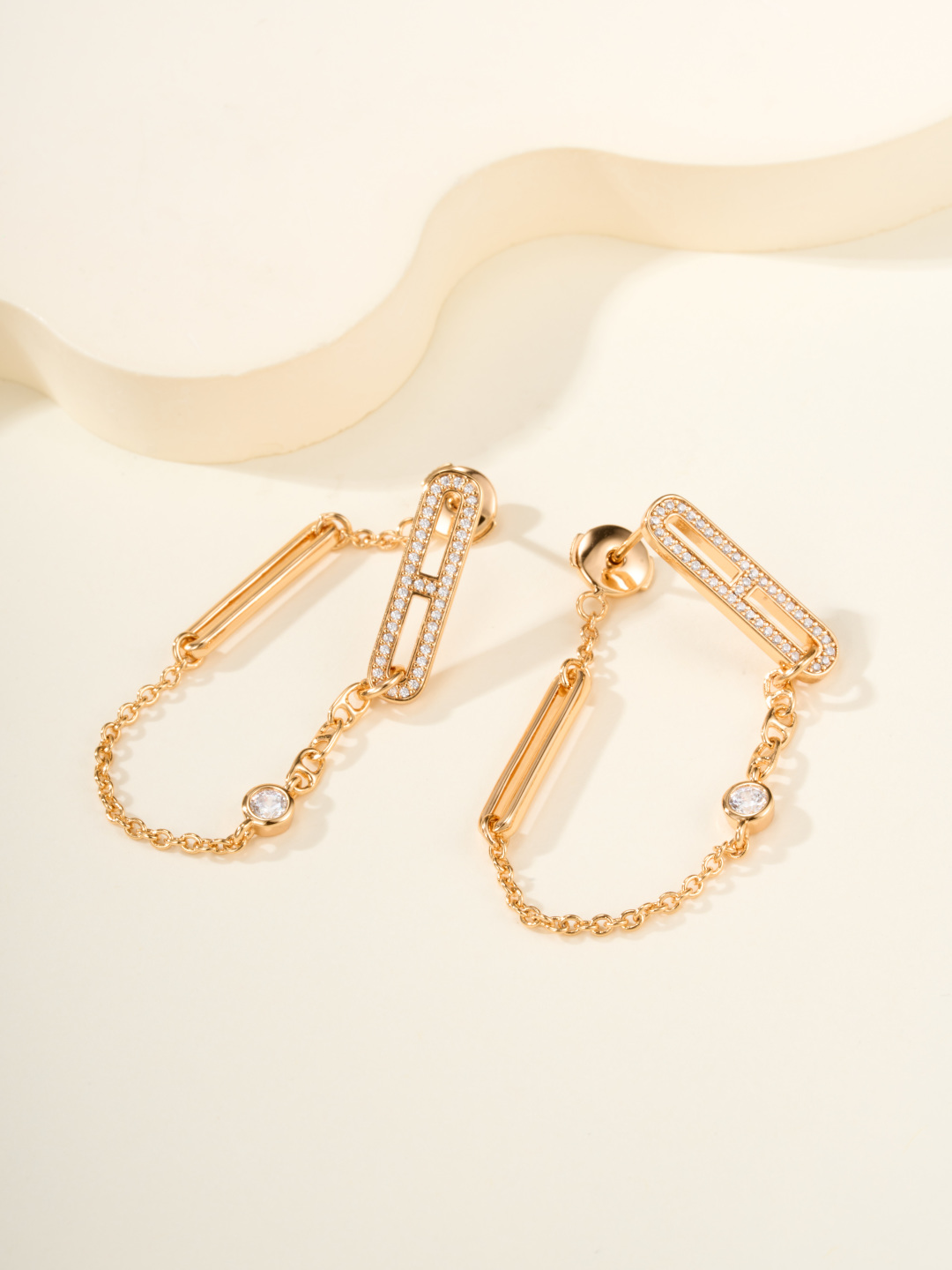 Hermes Chaîne d'Ancre Chaos Gold Earrings with Diamonds Dangles 7 cmp i1755767557041 4939 0 6