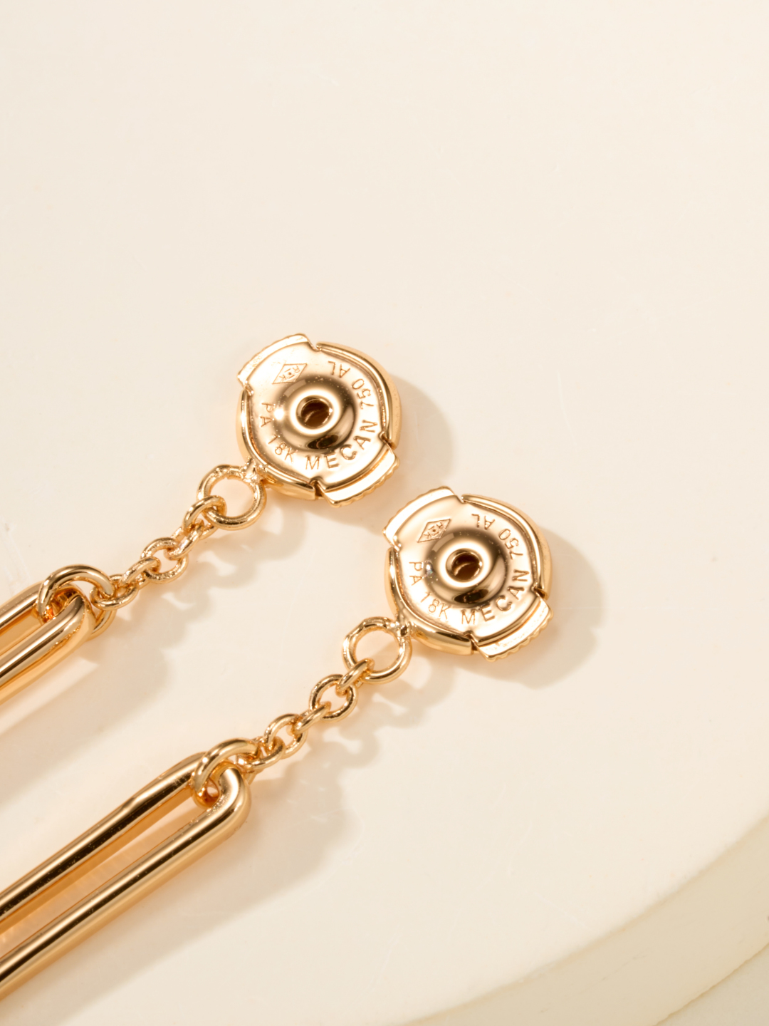 Hermes Chaîne d'Ancre Chaos Gold Earrings with Diamonds Dangles 10 cmp i1755767557058 6478 0 1