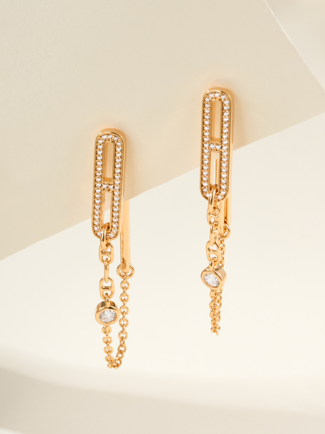 Hermes Chaîne d'Ancre Chaos Gold Earrings with Diamonds Dangles 2 cmp i1755767557106 6351 0 0