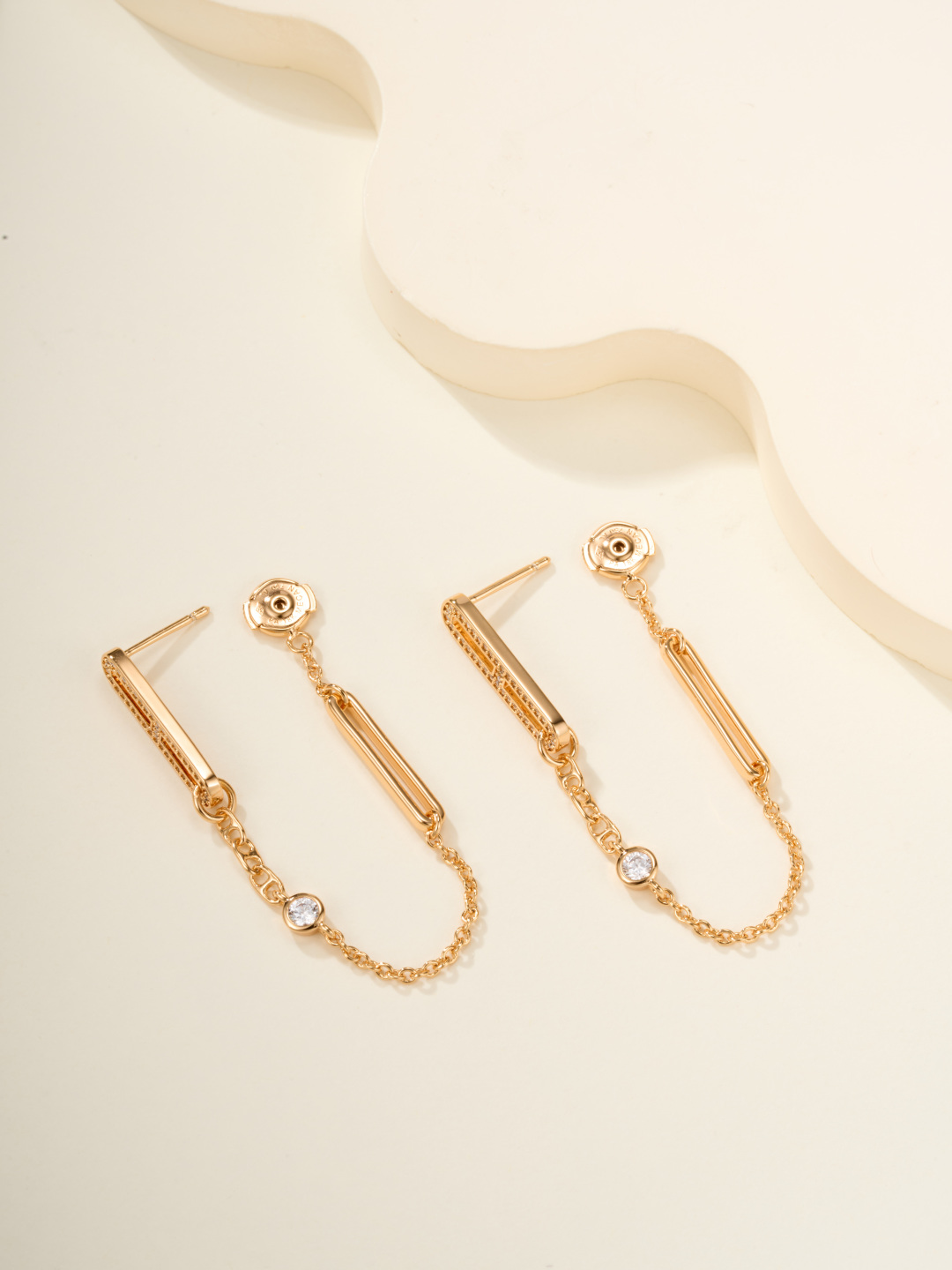 Hermes Chaîne d'Ancre Chaos Gold Earrings with Diamonds Dangles 5 cmp i1755767557139 2495 0 2