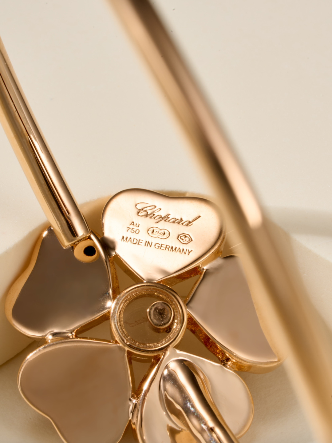 Chopard Happy Hearts Flowers Bracelet with Dancing Diamond, 18k Rose Gold 8 cmp i1755872486140 116 0 4