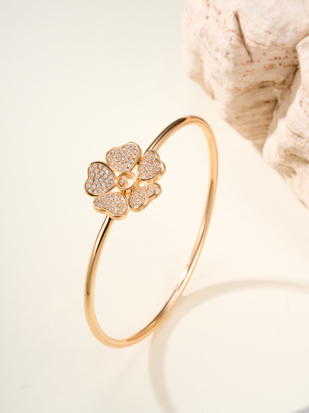 Chopard Happy Hearts Flowers Bracelet with Dancing Diamond, 18k Rose Gold 2 cmp i1755872486185 3630 0 7