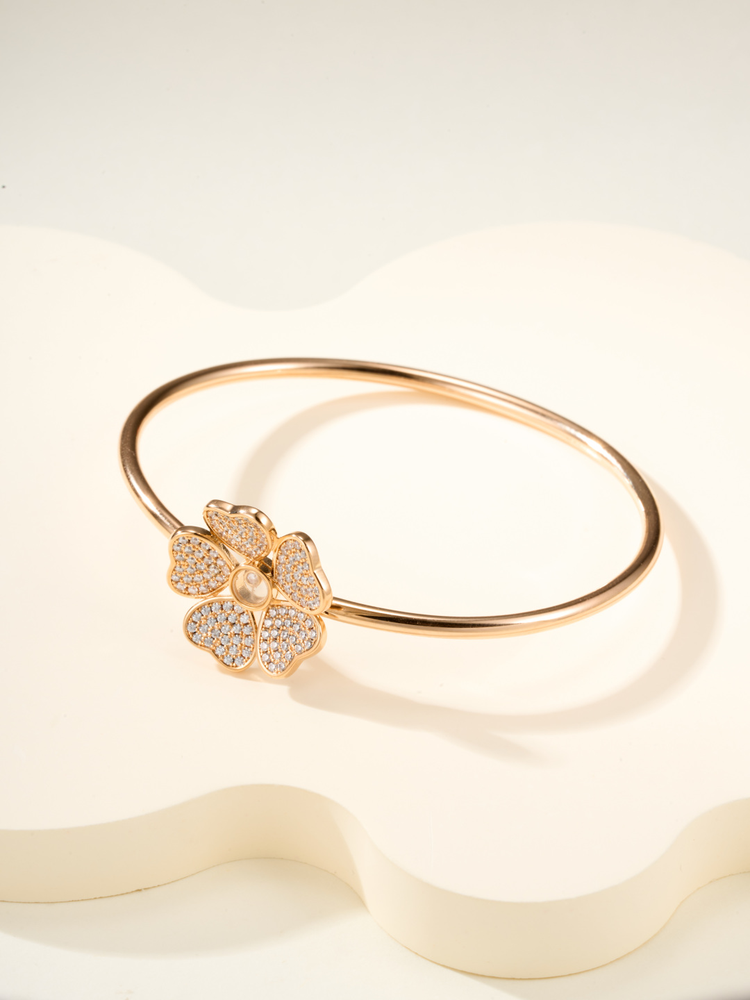 Chopard Happy Hearts Flowers Bracelet with Dancing Diamond, 18k Rose Gold 4 cmp i1755872486214 5397 0 8