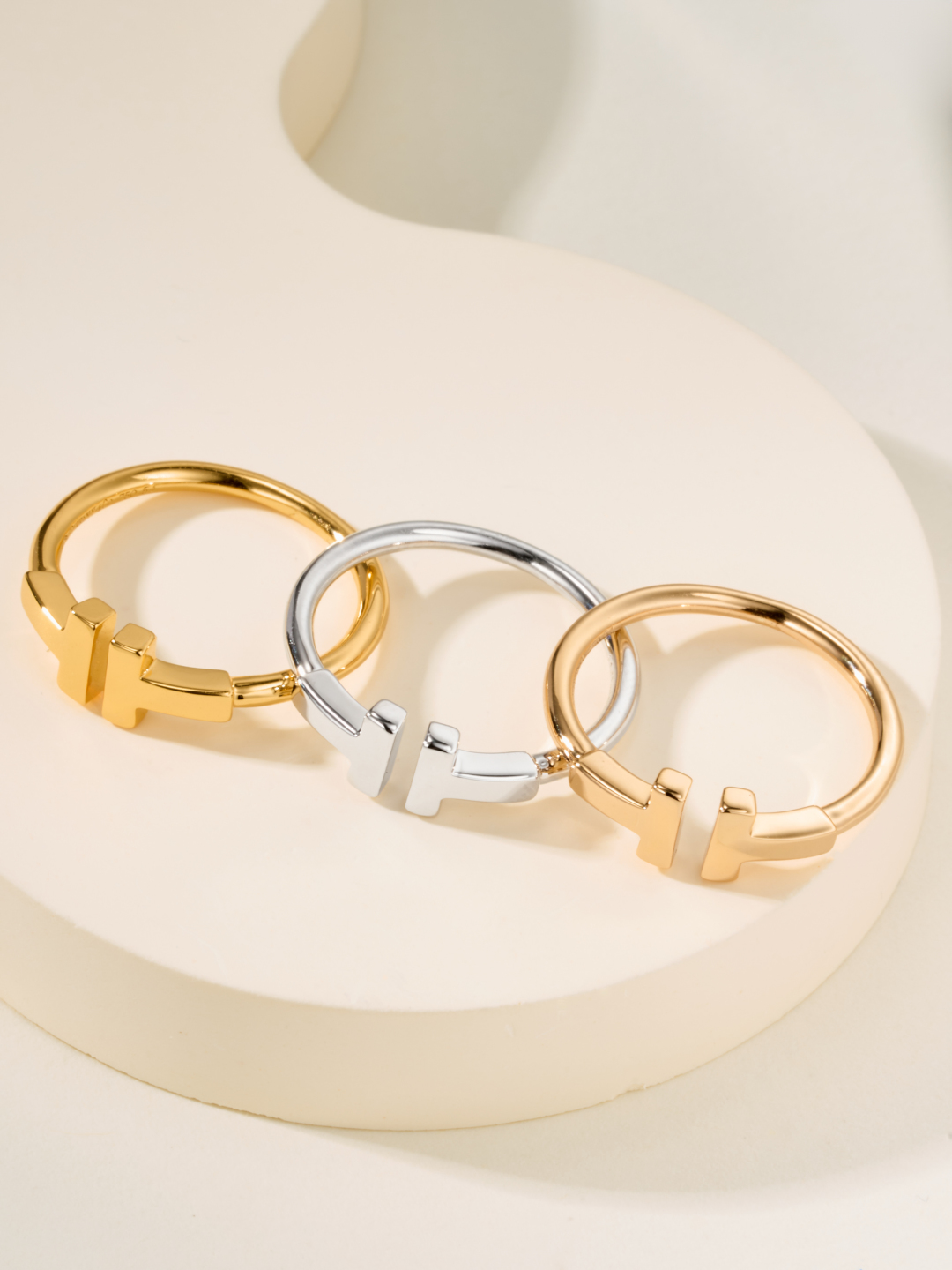 خواتم Tiffany & Co. T: تصميم عصري وأنيق للرجال والسيدات