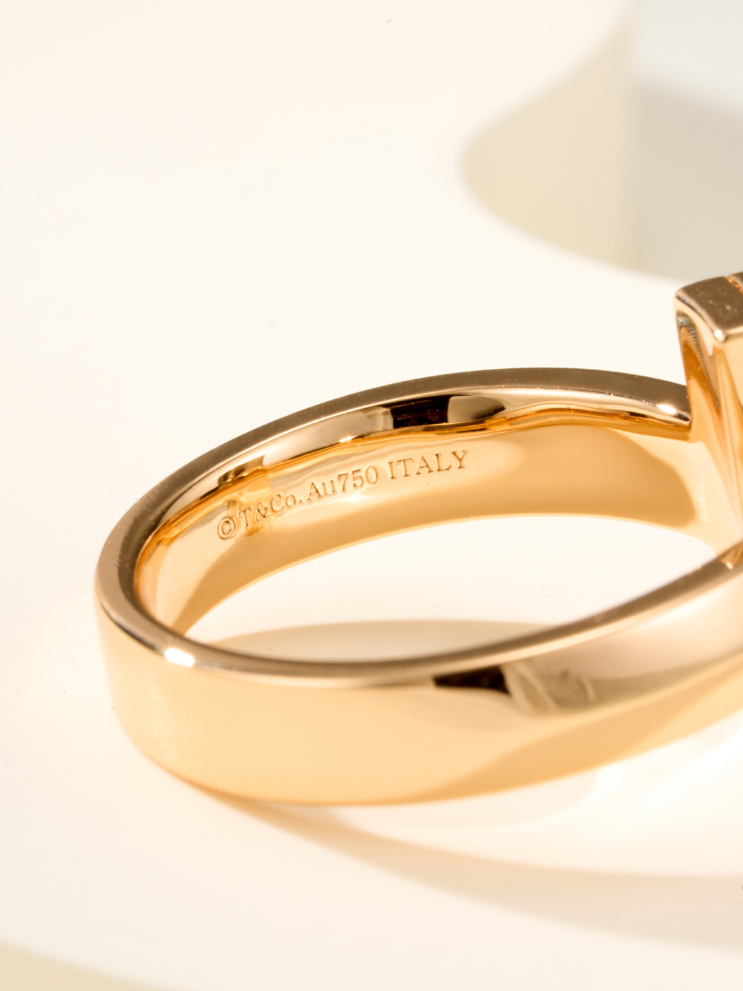 Tiffany & Co. T1 Wide Half Diamond Ring - Express Your Unique Love 12 cmp i1755875009361 5271 0 2