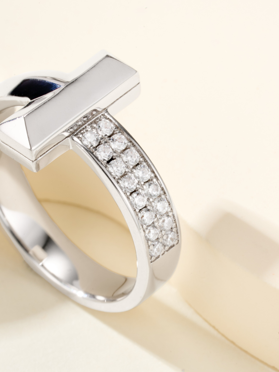 Tiffany & Co. T1 Wide Half Diamond Ring - Express Your Unique Love 7 cmp i1755875009383 6530 0 3