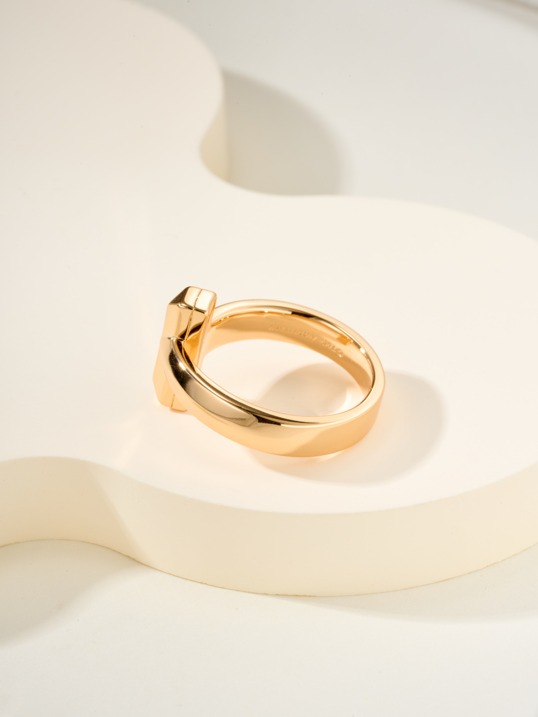 Tiffany & Co. T1 Wide Half Diamond Ring - Express Your Unique Love 10 cmp i1755875009410 4290 0 10