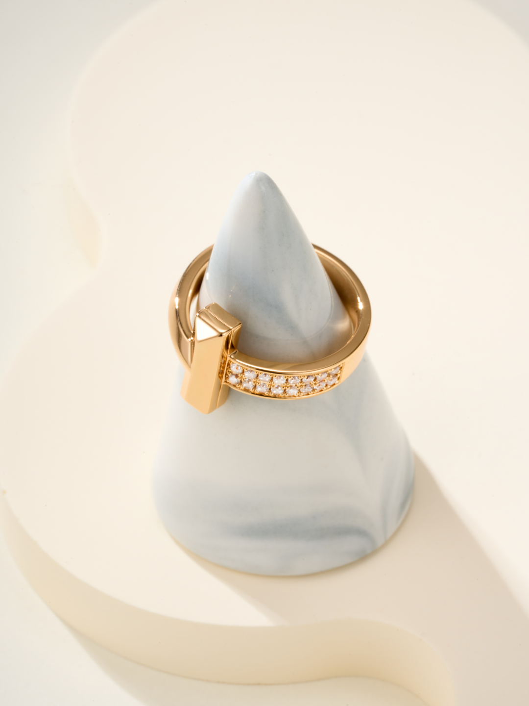 Tiffany & Co. T1 Wide Half Diamond Ring - Express Your Unique Love 8 cmp i1755875009476 8067 0 9