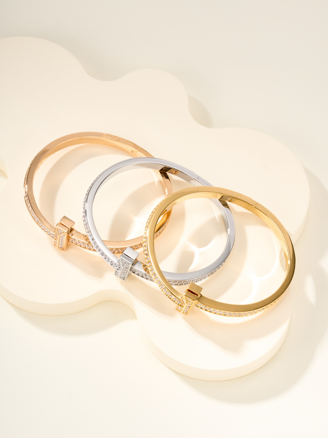 Precio al por mayor, nuevo brazalete ancho T1 de lujo con pavé de diamantes (talla 17). Hecho según el modelo ZP de la …
