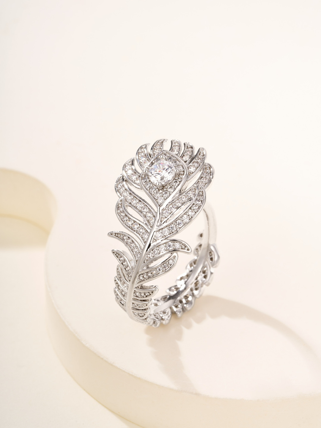 被问爆的宝诗龙风羽毛戒指💍(尺寸5678号)金银双色巨显贵!立体羽毛+满钻设计超闪,开口不挑手围,温柔又 被问爆的宝诗龙风羽毛戒指💍(尺寸5678号)金银双色巨显贵!立体羽毛+满钻设计超闪,开口不挑手围,温柔又